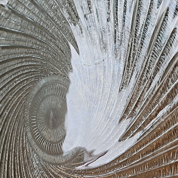 Arcoroc Seabreeze Clear Glass Pressed Glass Swirl Serving Platter 1980s  12 3/4" - Picture 3 of 4